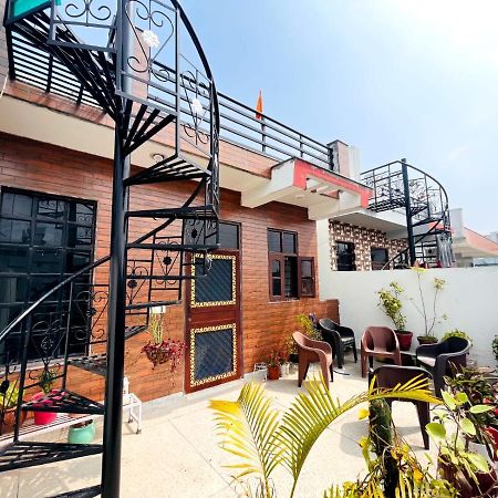Sugandhim Kutir Apartment เดห์ราดุน ภายนอก รูปภาพ