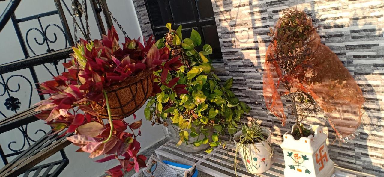 Sugandhim Kutir Apartment เดห์ราดุน ภายนอก รูปภาพ