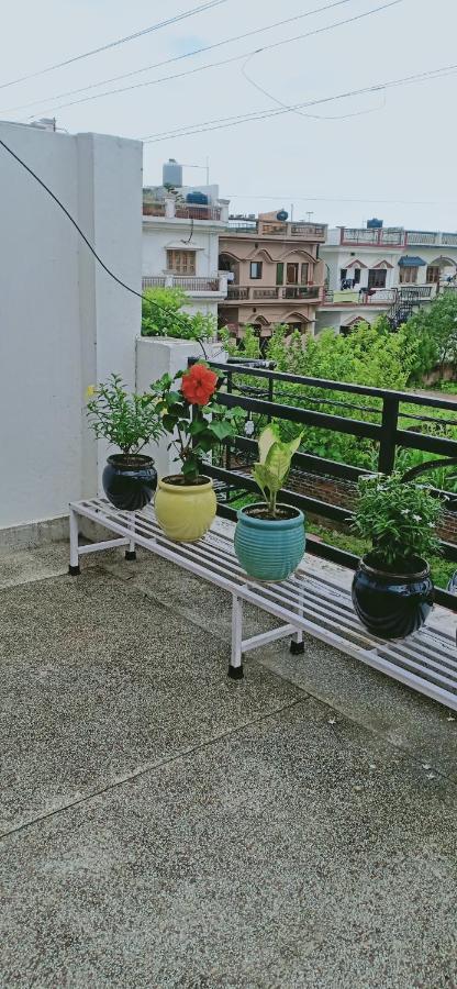 Sugandhim Kutir Apartment เดห์ราดุน ภายนอก รูปภาพ
