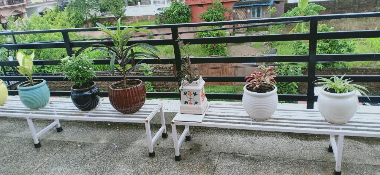 Sugandhim Kutir Apartment เดห์ราดุน ภายนอก รูปภาพ