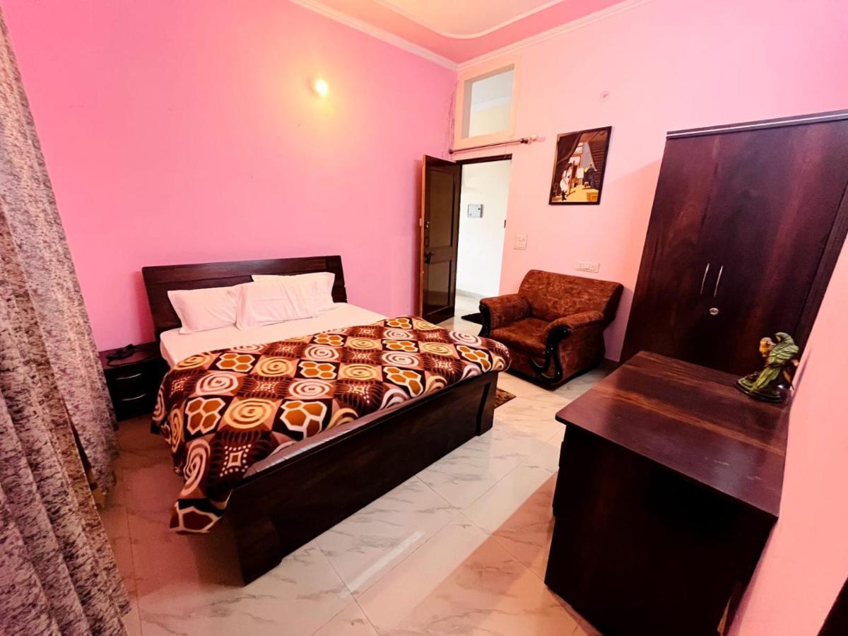 Sugandhim Kutir Apartment เดห์ราดุน ภายนอก รูปภาพ